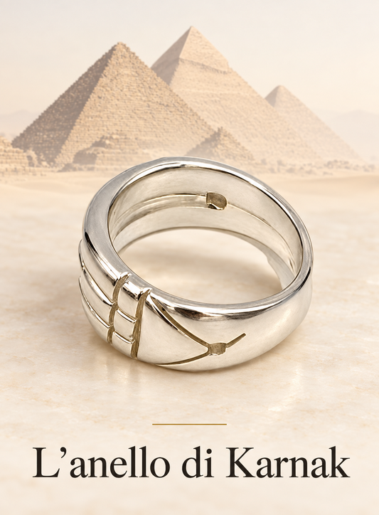 Anello di Karnak indossato – dettaglio artigianale | Erboristeria Ippocrate